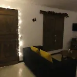 La Maison Jaune * Sainte-Cécile