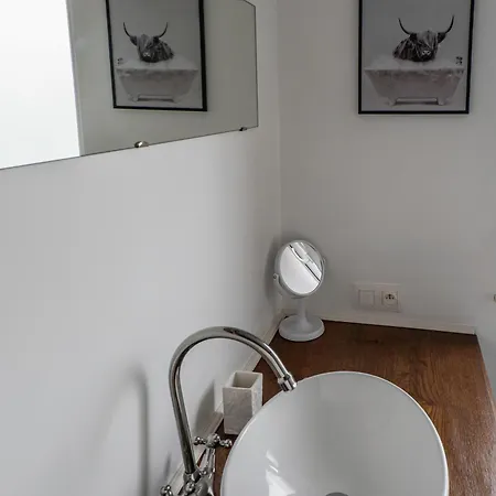 La Maison Jaune סנט - ססיל