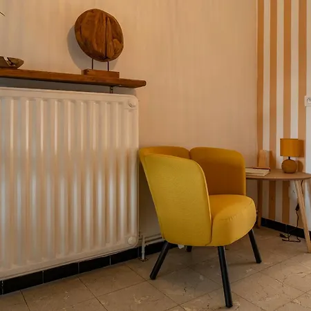 La Maison Jaune *