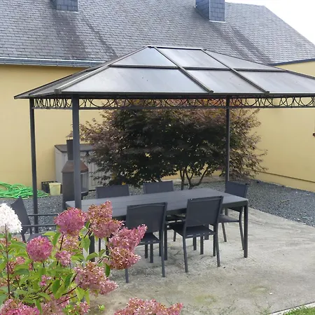 La Maison Jaune Sainte-Cecile
