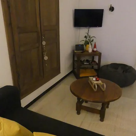 La Maison Jaune סנט - ססיל