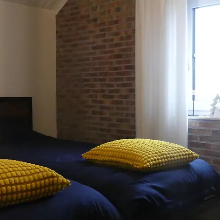 La Maison Jaune